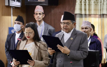 रास्वपा सांसद कंसाकारलाई सभामुख घिमिरेले खुवाए सपथ